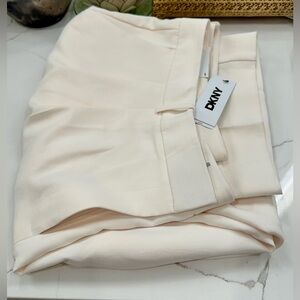 NWT DKNY - Wide Leg Pleated Off-White Trousers - 20W